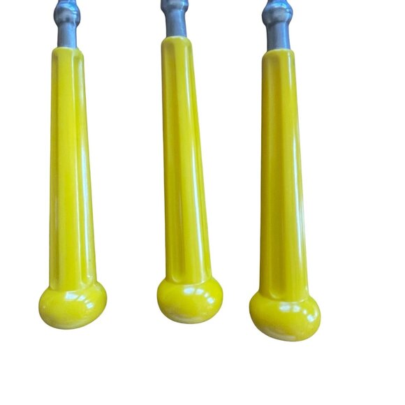 Vintage Fashion Wear-Yellow Modern Hollow Knife by Oxford Hall 1973 Set of 3 - Picture 7 of 12